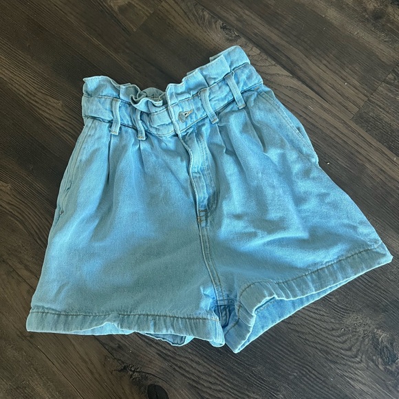Zara Pants - Zara high rise denim jean paper bag shorts